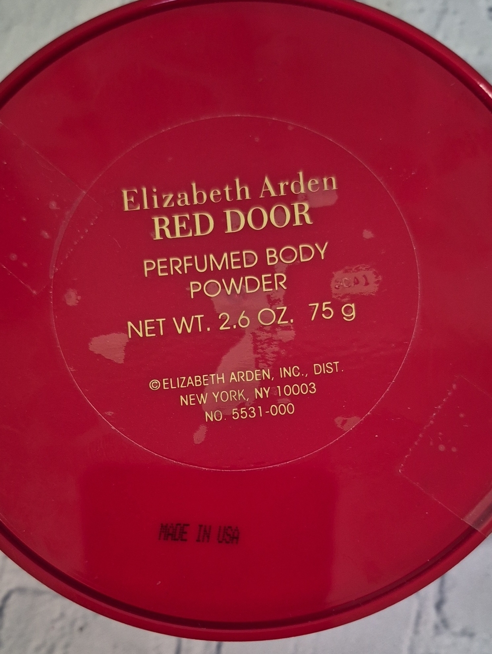 NewElizabeth Arden Red Door Round Trinket Box in Vibrant Red with Gold Lettering - Picture 2 of 3